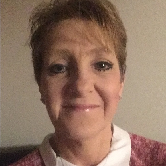 Meet your Posher, Sandra - Picture 1 of 1